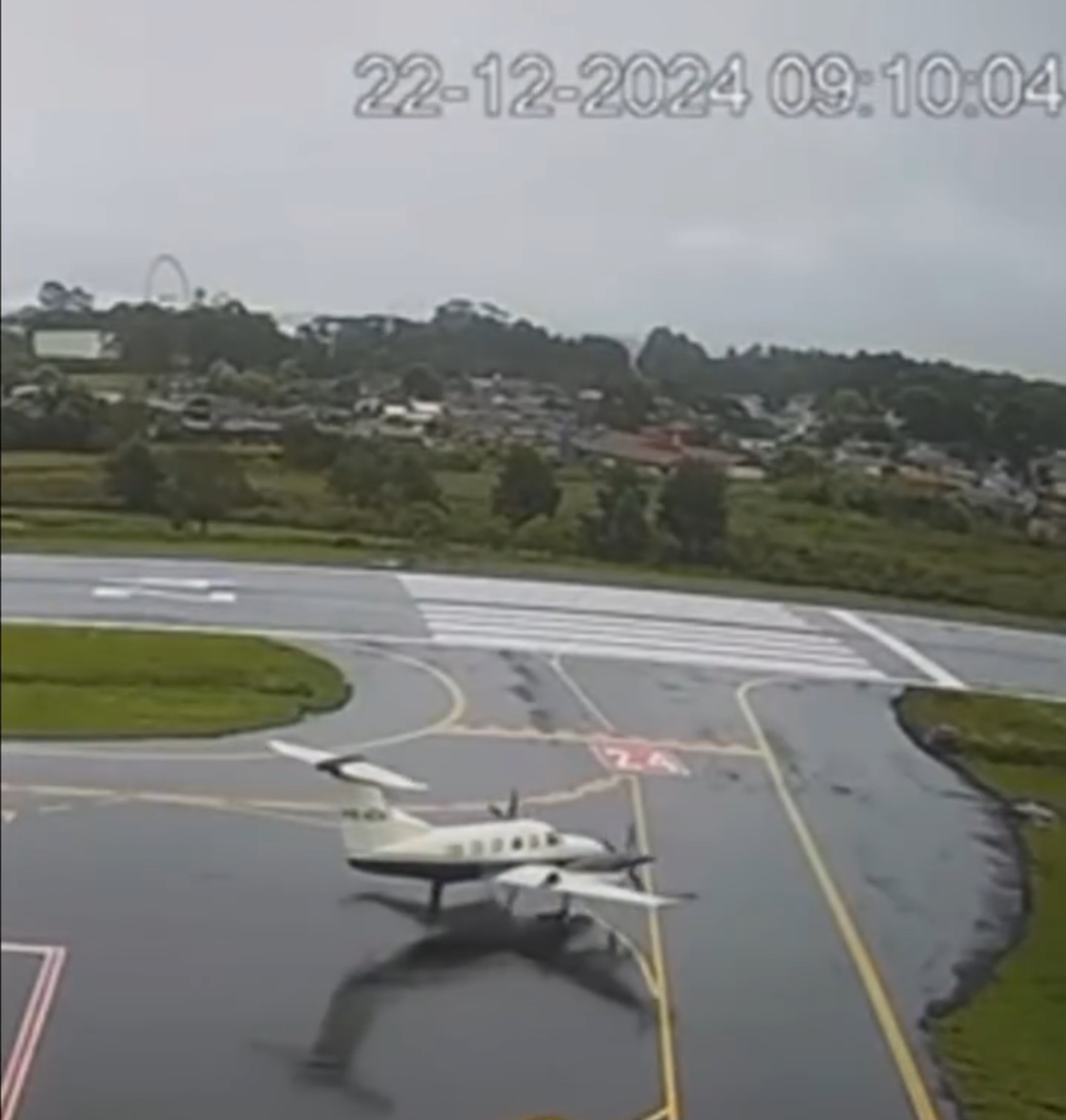 Imagem da decolagem do avião que caiu em Gramado/RS