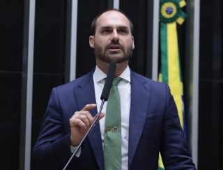 Oposição denuncia "perseguição judicial" contra Eduardo Bolsonaro