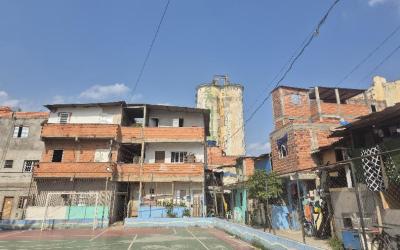 Moradores da última favela do centro de SP temem parar na rua após remoções - UOL Confere